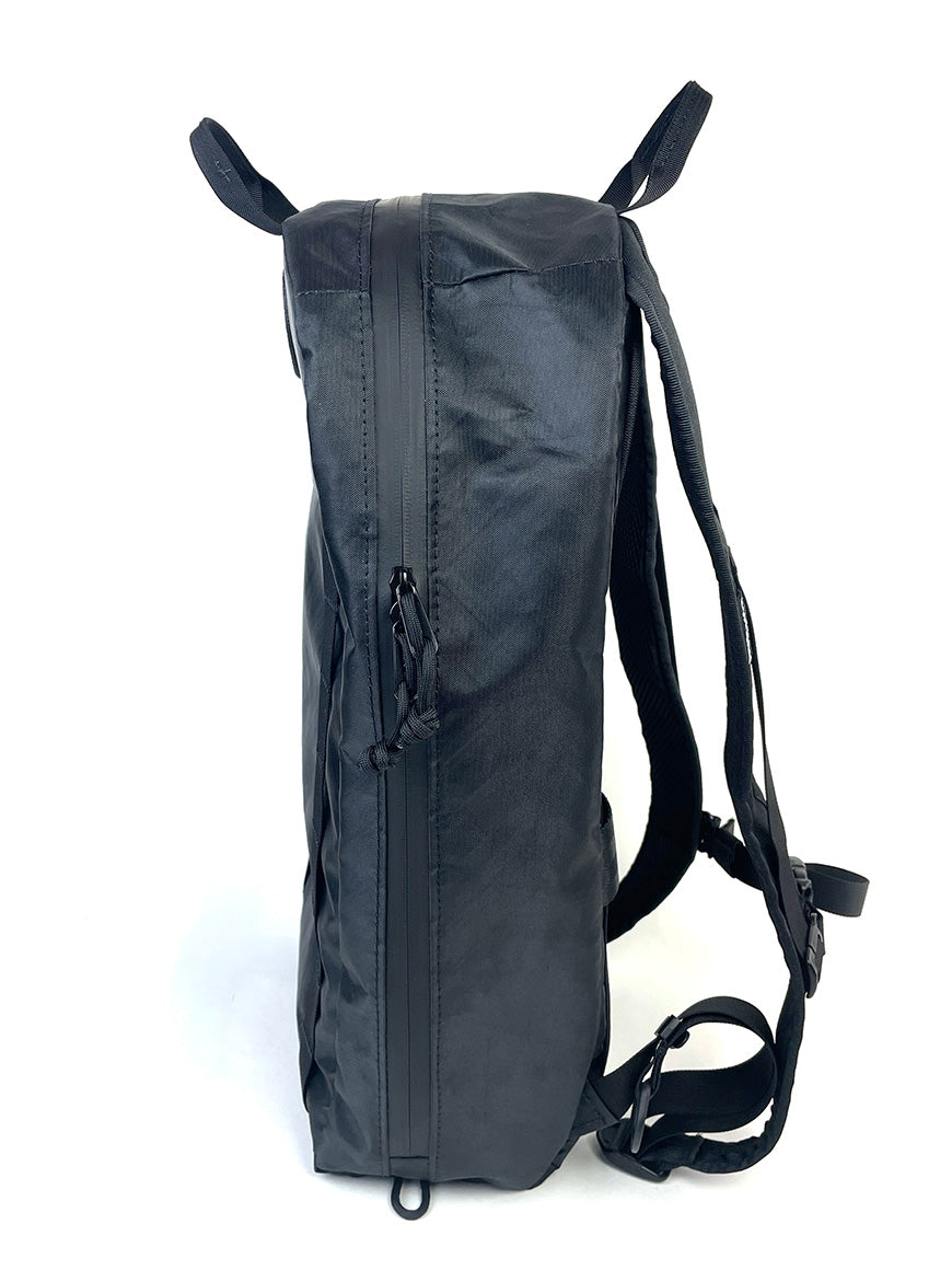 Side view of Vancouver Daypack showing handles and zipper. - North St. Bags all-groups