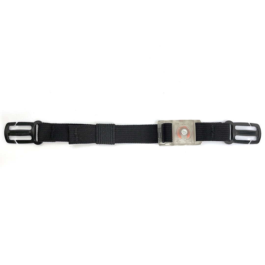 Removable sternum strap with fidlock buckle